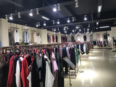 品牌折扣服裝試衣間購物須知 細節決定購物體驗